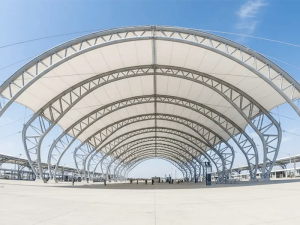 Berapa Biaya Pemasangan Atap Membrane untuk Lapangan Padel?