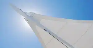 Mana yang Lebih Baik untuk Atap Kanopi Modern?