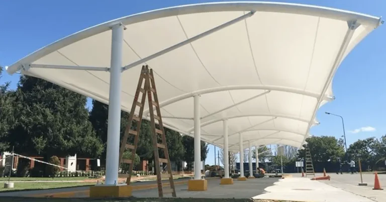 Konstruksi Parkiran dengan Atap Membrane Tensile – Solusi Modern untuk Gedung & Mall